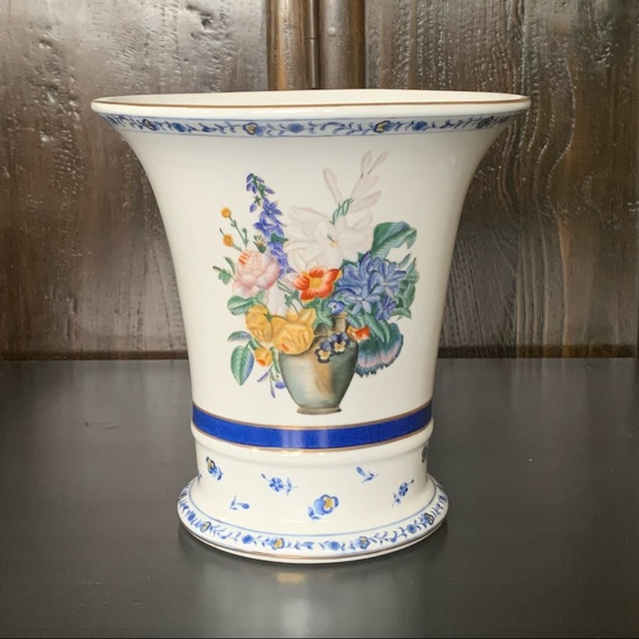 Academie de Porcelaine Bouquet Collection Hand Painted 8” Vase Cachepot - Picture 2 of 16